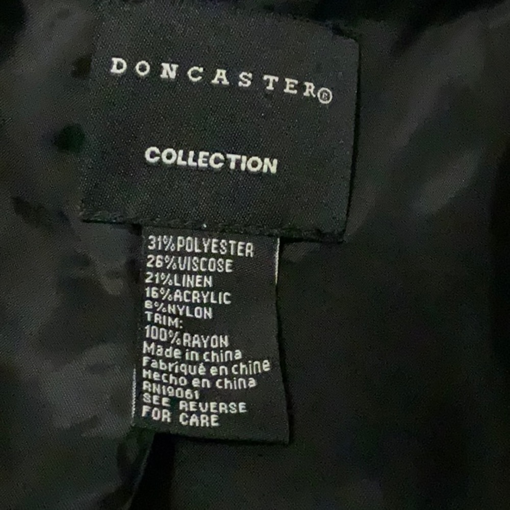 Doncaster Collection 2 Piece Skirt and Jacket Suit Set (Both Size 8) - Picture 10 of 15